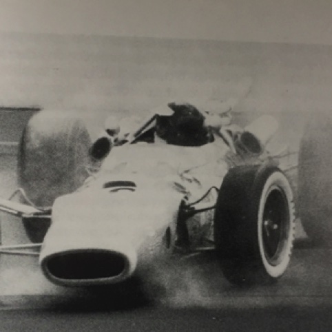 Tête à queue pendant les essais pour Jimmy...